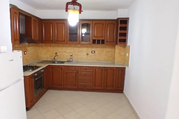 Shtepi me qera 1+1 ne Tirane - 400 Euro