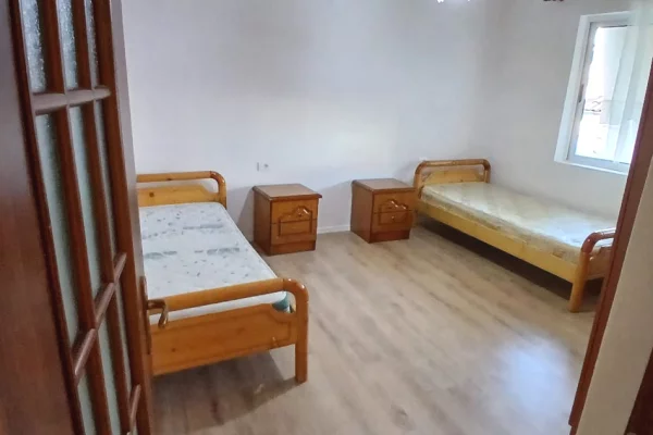 Shtepi me qera 1+1 ne Tirane - 400 Euro