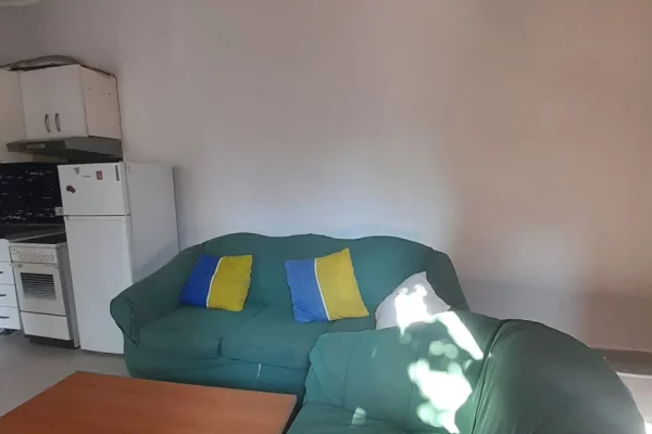 Shtepi me qera Garsoniere ne Tirane - 300 Euro