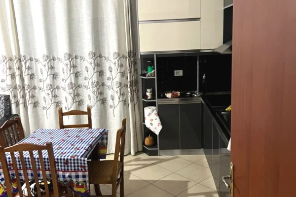 Shtepi me qera 1+1 ne Tirane - 400 Euro