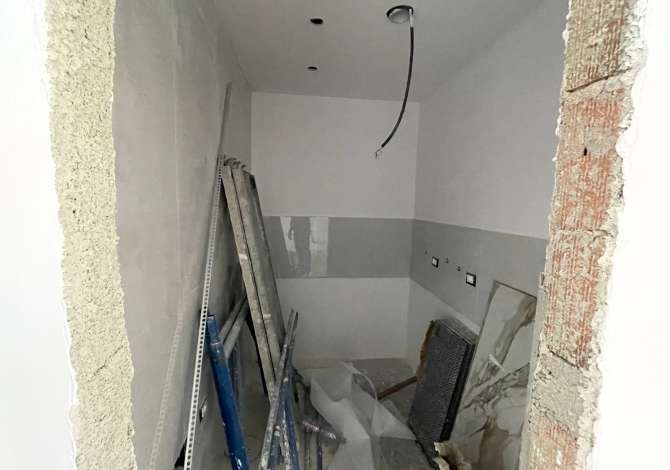 Ambient biznesi me qera 3+1 ne Tirane - 2,500 Euro