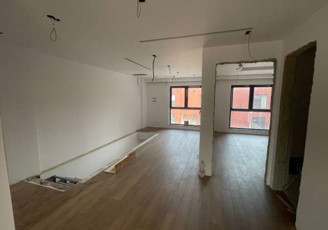 Ambient biznesi me qera 3+1 ne Tirane - 2,500 Euro