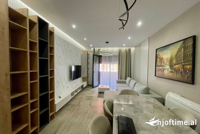 Shtepi me qera 2+1 ne Tirane - 650 Euro