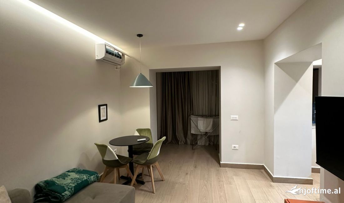 Shtepi me qera Apartament ne Tirane, 1+1, Mobilimi E mobiluar, Pagesa 500  Euro.