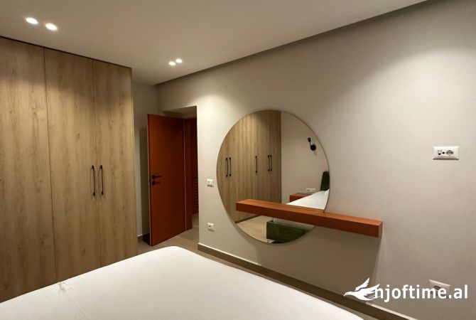 Shtepi me qera Apartament ne Tirane, 1+1, Mobilimi E mobiluar, Pagesa 500  Euro.