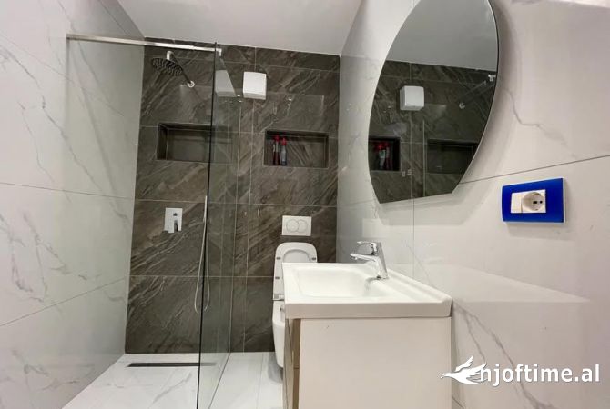 Ambient biznesi me qera 3+1 ne Tirane - 500 Euro