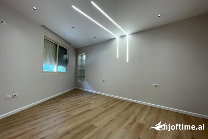 Ambient biznesi me qera 3+1 ne Tirane - 500 Euro