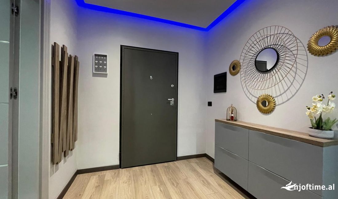 Shtepi ne shitje Apartament ne Tirane, 2+1, Mobilimi Bosh, pa mobiluar, Pagesa 161,000  Euro.