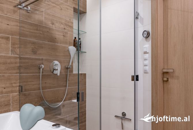 Shtepi me qera Apartament ne Tirane, 2+1, Mobilimi E mobiluar, Pagesa 900  Euro.