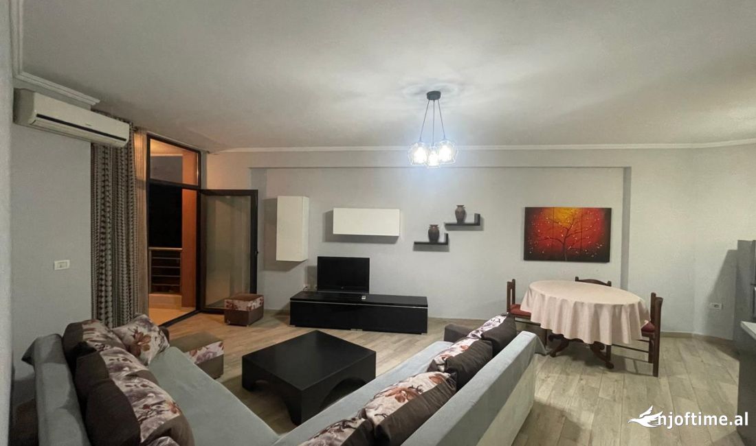Shtepi ne shitje Apartament ne Tirane, 2+1, Mobilimi E mobiluar, Pagesa 145,000  Euro.
