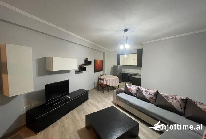 Shtepi ne shitje Apartament ne Tirane, 2+1, Mobilimi E mobiluar, Pagesa 145,000  Euro.