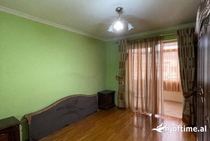 Shtepi ne shitje Apartament ne Tirane, 2+1, Mobilimi E mobiluar, Pagesa 310,000  Euro.
