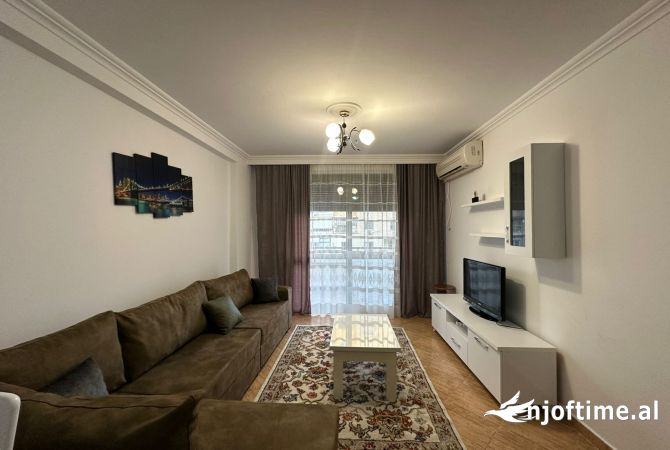 Shtepi me qera 2+1 ne Tirane - 650 Euro