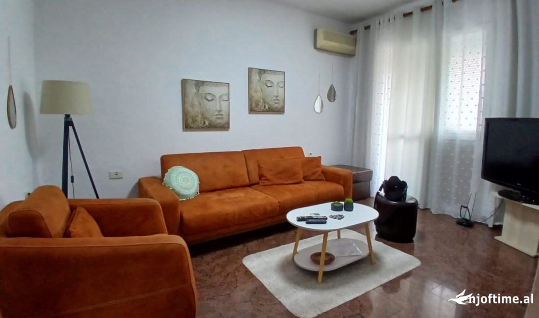 Shtepi me qera Apartament ne Tirane, 2+1, Mobilimi E mobiluar, Pagesa 600  Euro.