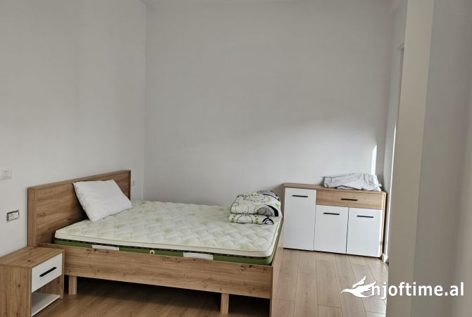 Shtepi me qera 3+1 ne Tirane - 2,500 Euro