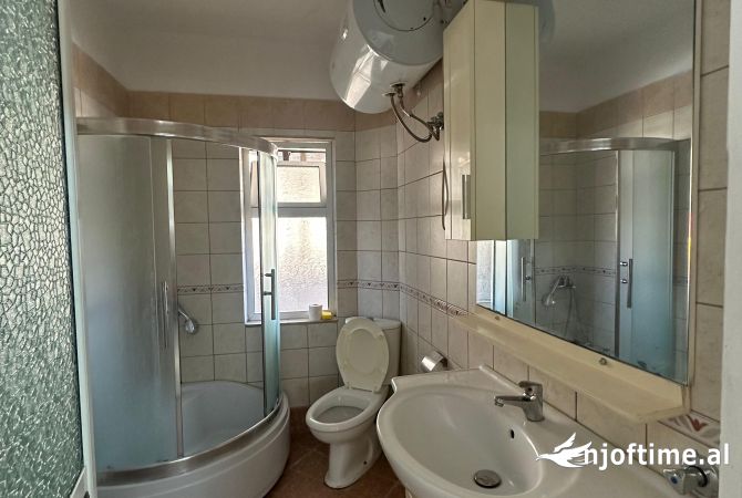 Shtepi ne shitje Apartament ne Tirane, 1+1, Mobilimi E mobiluar, Pagesa 90,000  Euro.