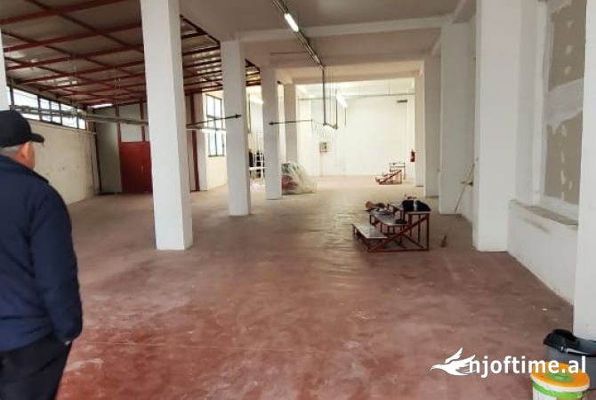 Ambient biznesi me qera 4+1 ne Tirane - 1,400 Euro
