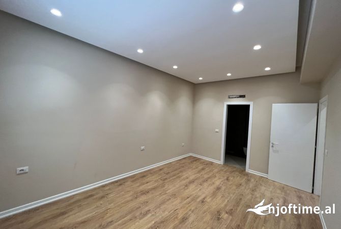 Shtepi me qera 2+1 ne Tirane - 650 Euro