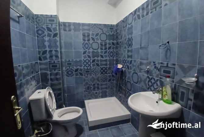 Shtepi ne shitje Apartament ne Tirane, 1+1, Mobilimi E mobiluar, Pagesa 50,000  Euro.