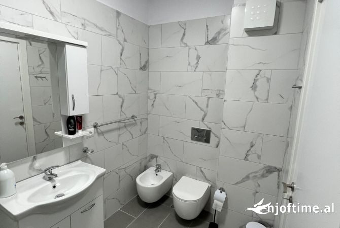 Shtepi me qera Apartament ne Tirane, 1+1, Mobilimi E mobiluar, Pagesa 900  Euro.