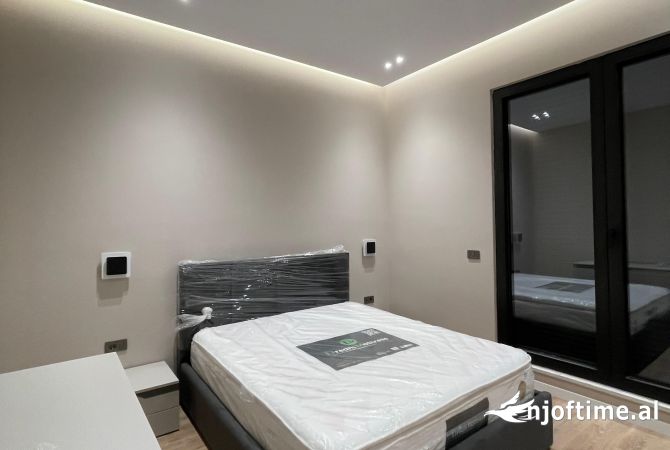 Shtepi me qera 2+1 ne Tirane - 1,400 Euro