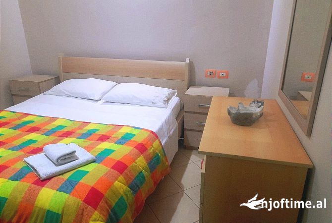 Ambient biznesi me qera 3+1 ne Tirane - 1,200 Euro