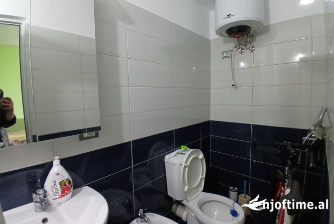 Shtepi me qera Apartament ne Tirane, 3+1, Mobilimi E mobiluar, Pagesa 600  Euro.