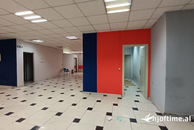 Ambient biznesi me qera 3+1 ne Tirane - 3,000 Euro
