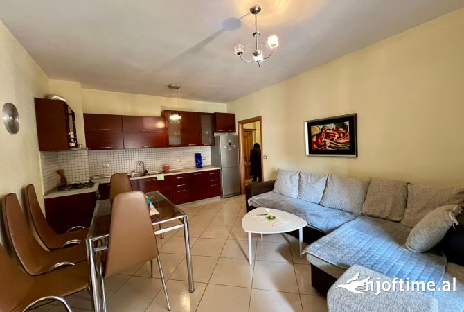 Shtepi me qera 2+1 ne Tirane - 450 Euro