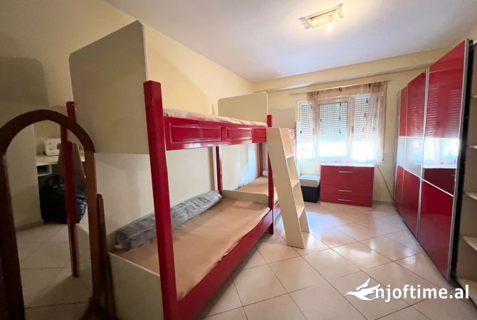 Shtepi me qera Apartament ne Tirane, 2+1, Mobilimi E mobiluar, Pagesa 450  Euro.