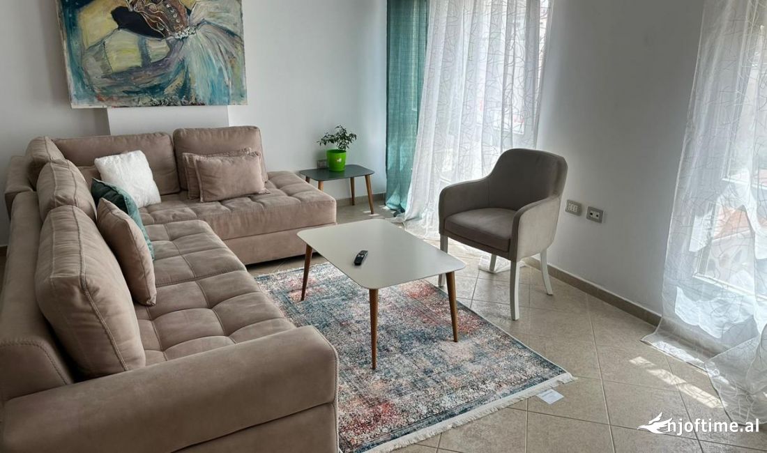 Shtepi me qera Apartament ne Tirane, 1+1, Mobilimi E mobiluar, Pagesa 550  Euro.