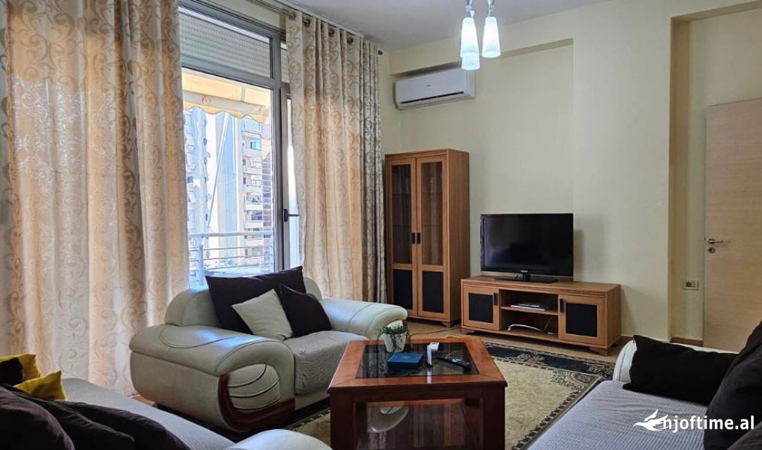 Shtepi me qera Apartament ne Tirane, 3+1, Mobilimi E mobiluar, Pagesa 1,400  Euro.