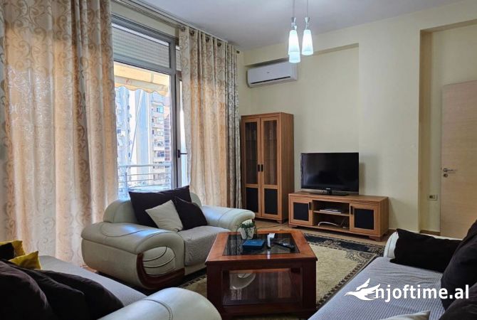 Shtepi me qera 3+1 ne Tirane - 1,400 Euro