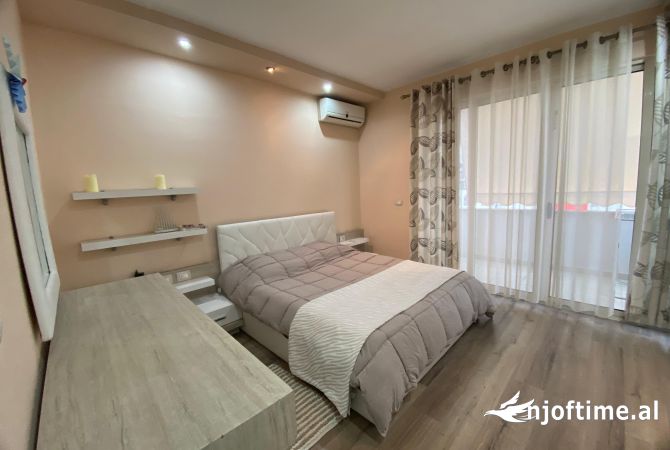 Shtepi me qera 3+1 ne Tirane - 1,200 Euro