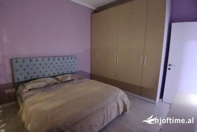 Shtepi ne shitje 1+1 ne Tirane - 180,000 Euro