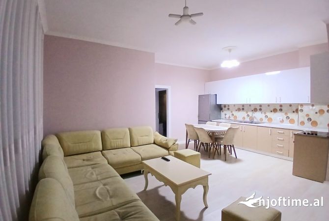 Shtepi ne shitje 1+1 ne Tirane - 180,000 Euro