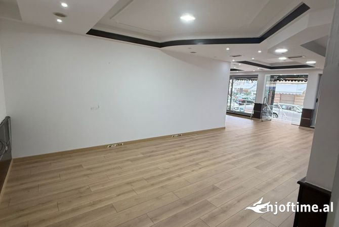 Ambient biznesi me qera 3+1 ne Tirane - 1,500 Euro
