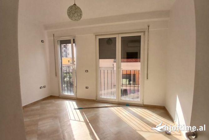 Shtepi me qera 1+1 ne Tirane - 550 Euro