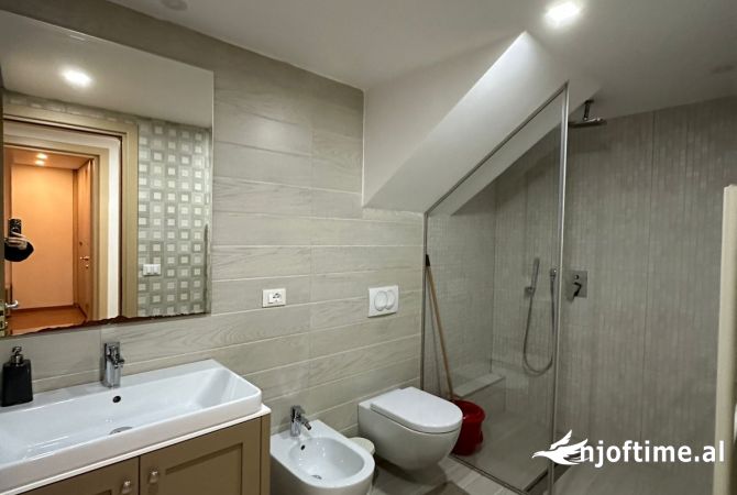 Shtepi me qera Apartament ne Tirane, 2+1, Mobilimi E mobiluar, Pagesa 800  Euro.