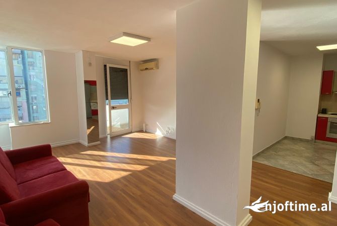 Ambient biznesi me qera 3+1 ne Tirane - 900 Euro