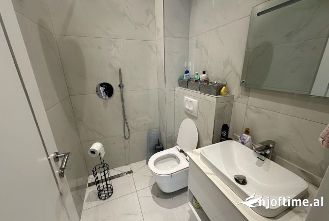 Shtepi ne shitje Apartament ne Tirane, 2+1, Mobilimi E mobiluar, Pagesa 337,000  Euro.