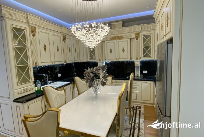 Shtepi me qera 3+1 ne Tirane - 1,600 Euro