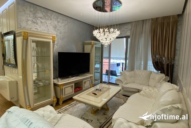 Shtepi me qera 3+1 ne Tirane - 1,600 Euro