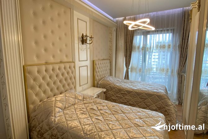 Shtepi me qera Apartament ne Tirane, 3+1, Mobilimi E mobiluar, Pagesa 1,600  Euro.