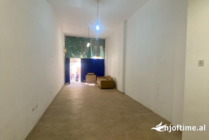 Ambient biznesi me qera 3+1 ne Tirane - 400 Euro