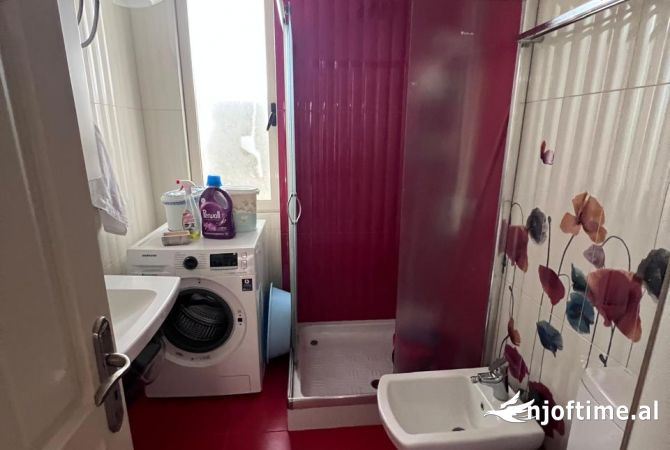 Shtepi me qera Apartament ne Tirane, 2+1, Mobilimi E mobiluar, Pagesa 550  Euro.