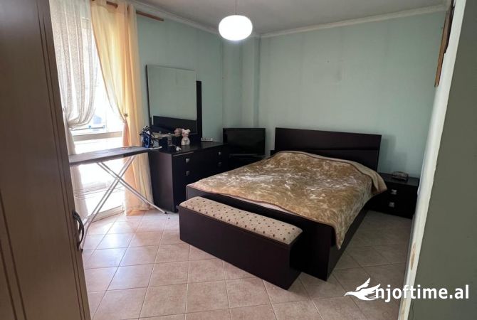 Shtepi me qera 2+1 ne Tirane - 550 Euro