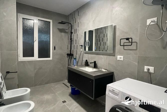 Shtepi ne shitje Apartament ne Tirane, 1+1, Mobilimi E mobiluar, Pagesa 120,000  Euro.