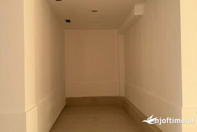 jepet ambjent biznesi me qira