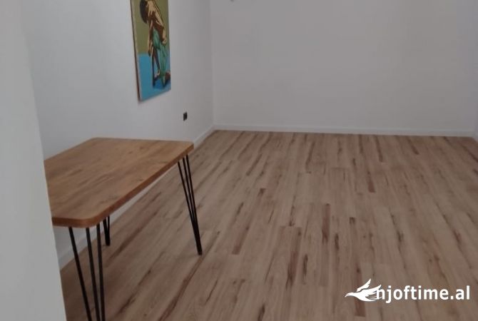 Ambient biznesi me qera 1+1 ne Tirane - 400 Euro